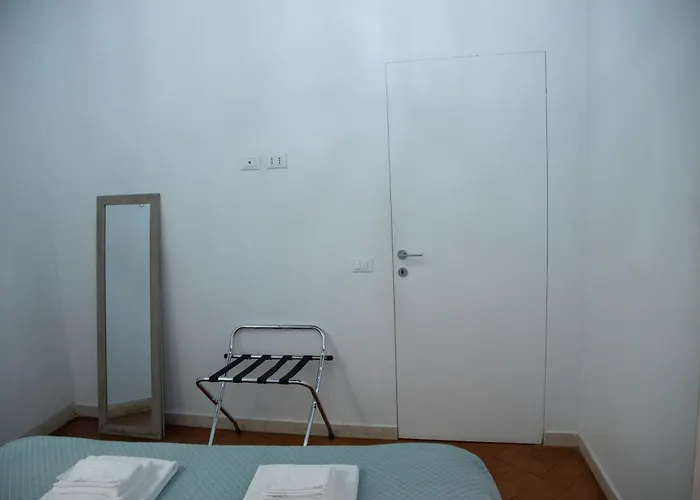 Flowers Apartments Rome City Center